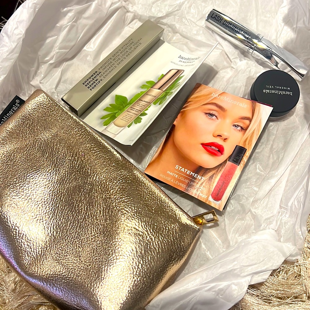 Bare Minerals Makeup Bag and Sample Set!
